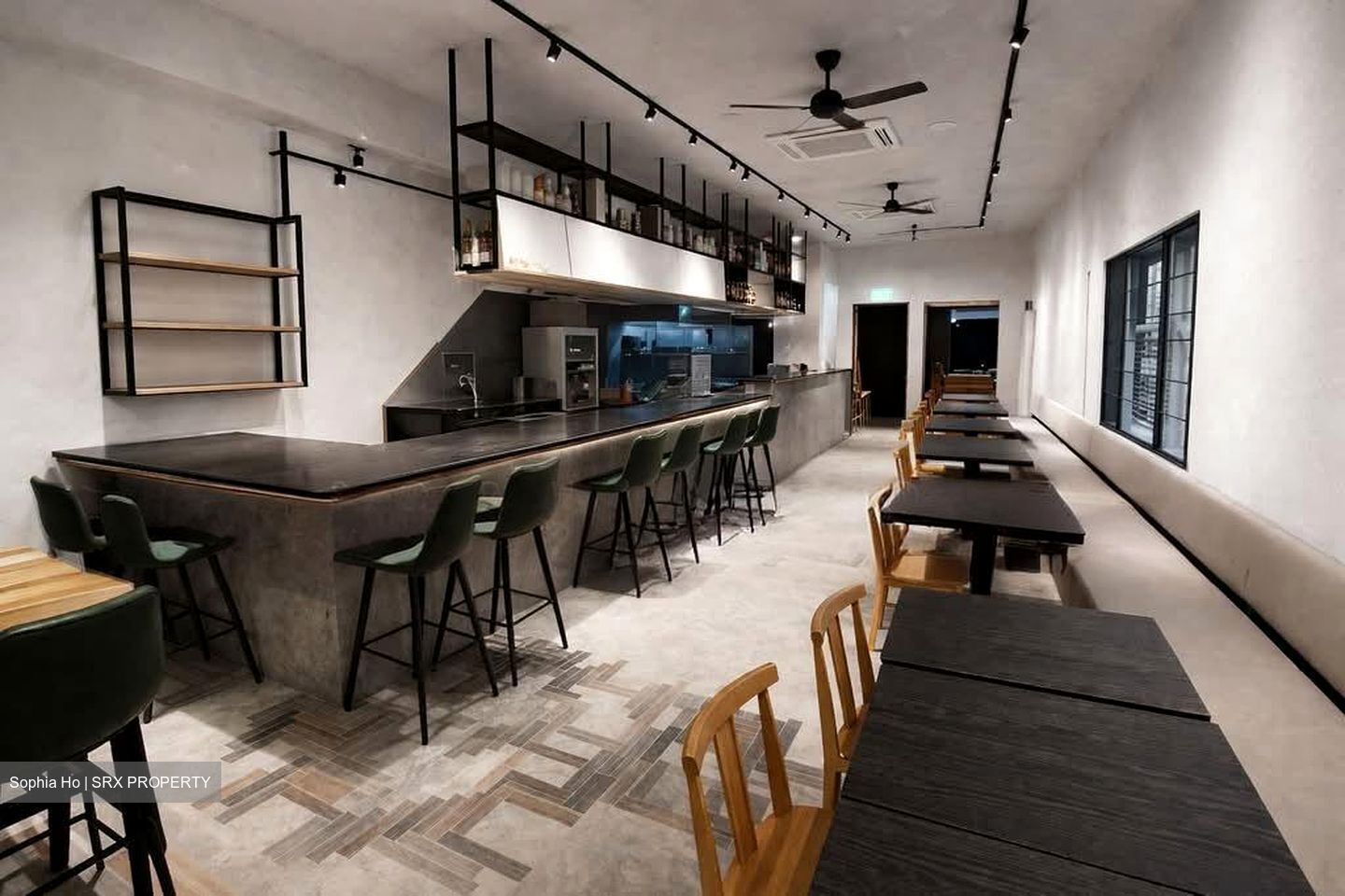 Hamilton Road (D8), Retail #547850871